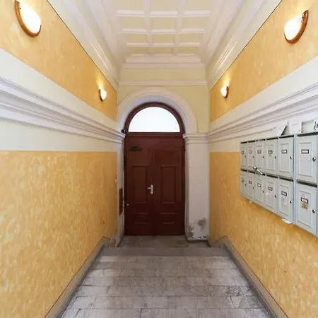 V Lesicku Prague